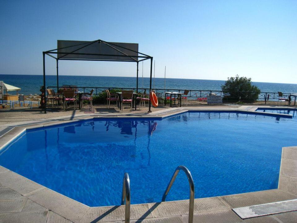 Waves Apartments Melody Glyfada Exteriör bild